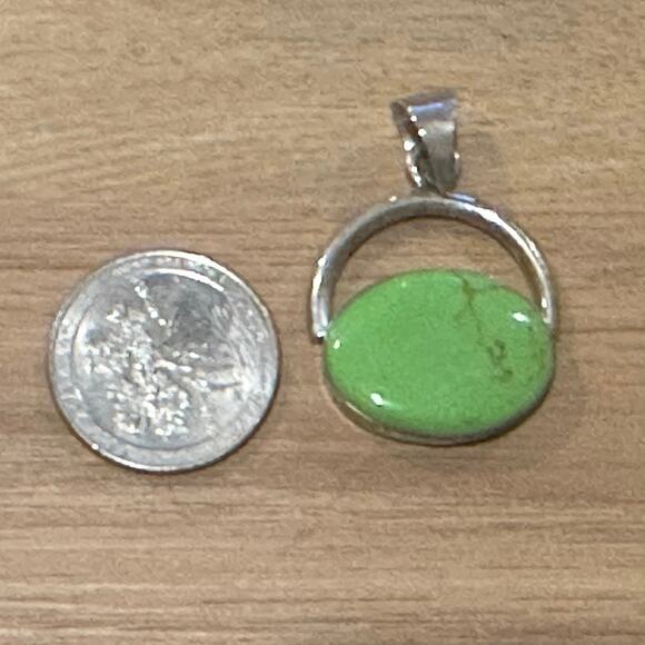 Mexican Sterling Silver Green Stone Pendant - Picture 4 of 4